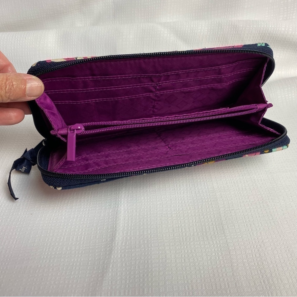 Beautiful Vera Bradley Painted Paisley Crossbody Purse and Matching Wallet - Picture 14 of 16